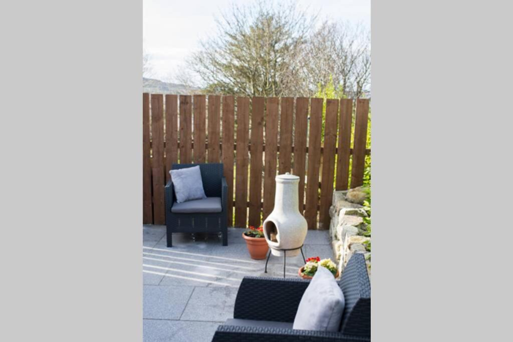 The Chalet Town Centre Dungloe Bagian luar foto