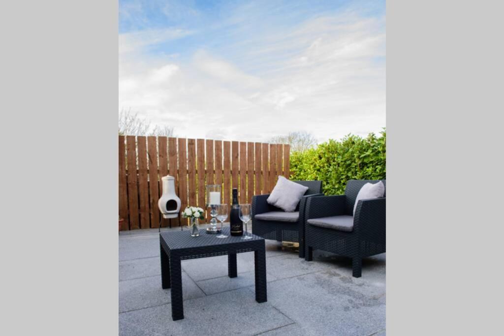 The Chalet Town Centre Dungloe Bagian luar foto